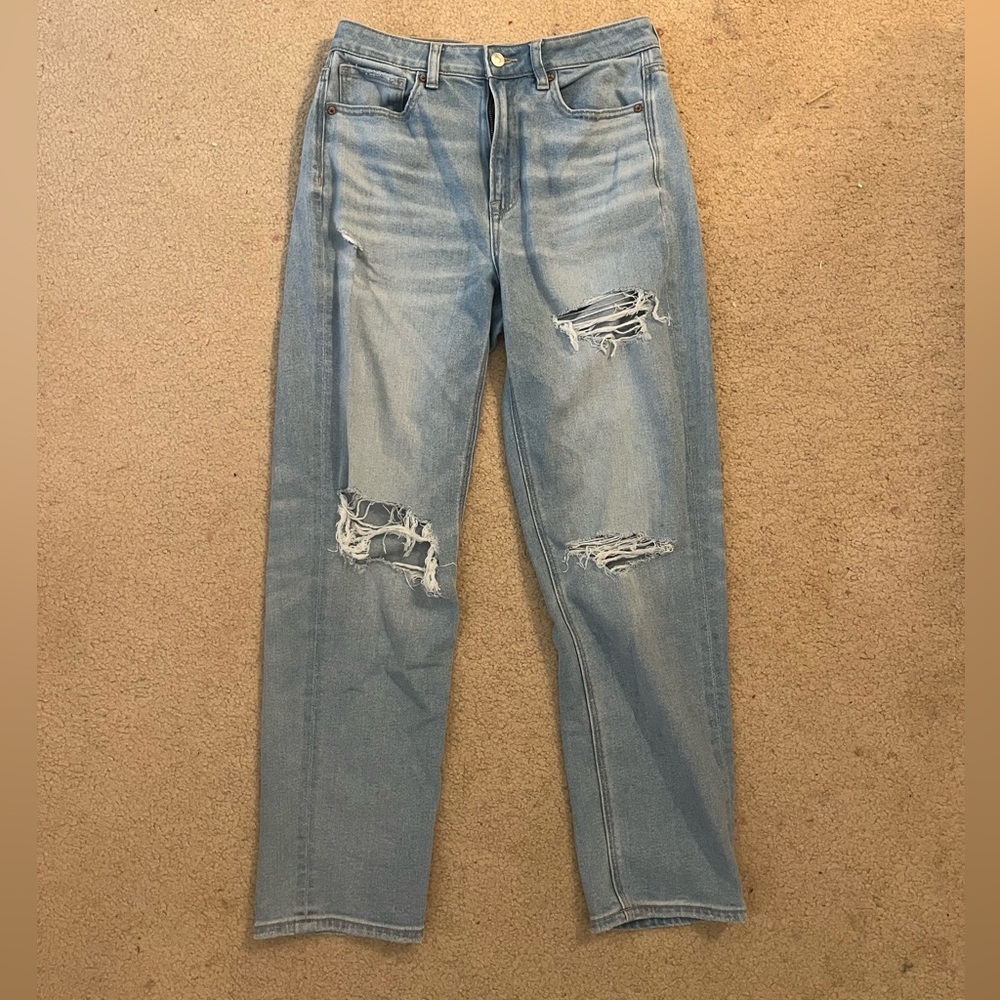 American Eagle Mom Straight Jeans